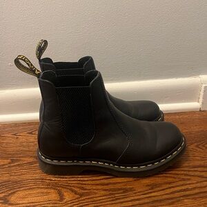 DR. MARTEN 2976 CHELSEA BOOT - EXCELLENT CONDITION